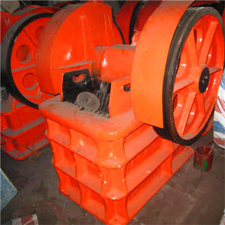 山東博山礦上機(jī)械廠顎式破碎機(jī)